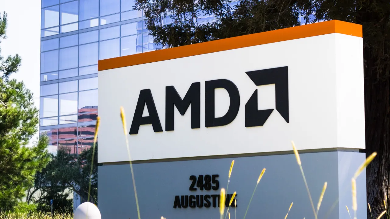 AMD ve Rackspace, 30 MW Güç Kapasiteli Küresel AI Altyapısı için Stratejik Ortaklık Anlattı