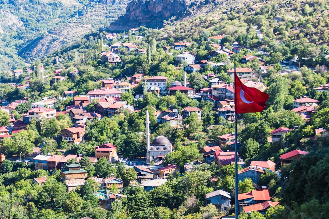 Dünya Çapında İklim Değişikliği Krizi: Nedenleri, Etkileri ve Çözümleri