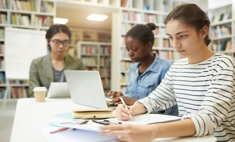 Akademik Çalışmalarda PDF İmzalarının Yükselişi: Tez ve Araştırma Belgelerinde Dijital Onay Süreci